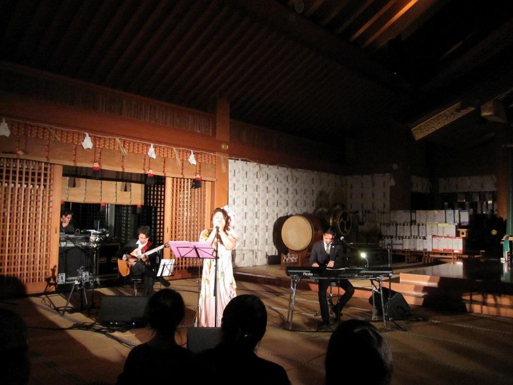 堀澤麻衣子の歌唱奉納のアイキャッチ画像