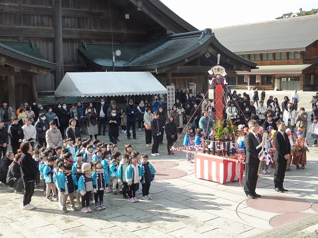 子供吉兆　大社保育園　～地元大社町の伝統神事を受け継いで～のアイキャッチ画像