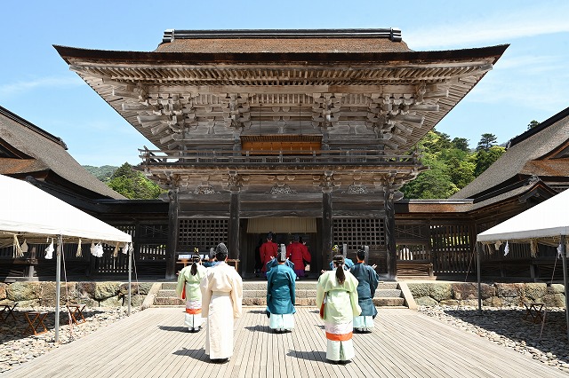 ～天皇陛下よりの御幣物を奉る～　出 雲 大 社 大 祭 礼（令和７年）のアイキャッチ画像